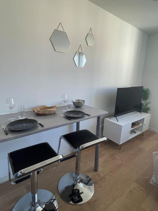 Studio Cosy Rue Alexander Taylor, Wifi, 2 Pers Pau Luaran gambar