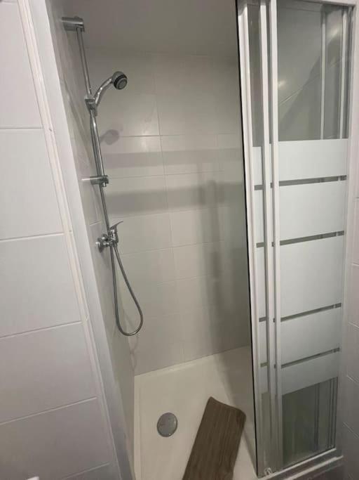 Studio Cosy Rue Alexander Taylor, Wifi, 2 Pers Pau Luaran gambar
