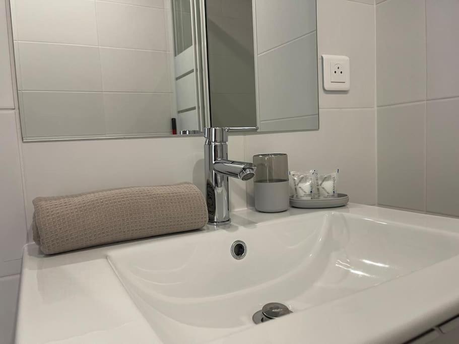 Studio Cosy Rue Alexander Taylor, Wifi, 2 Pers Pau Luaran gambar